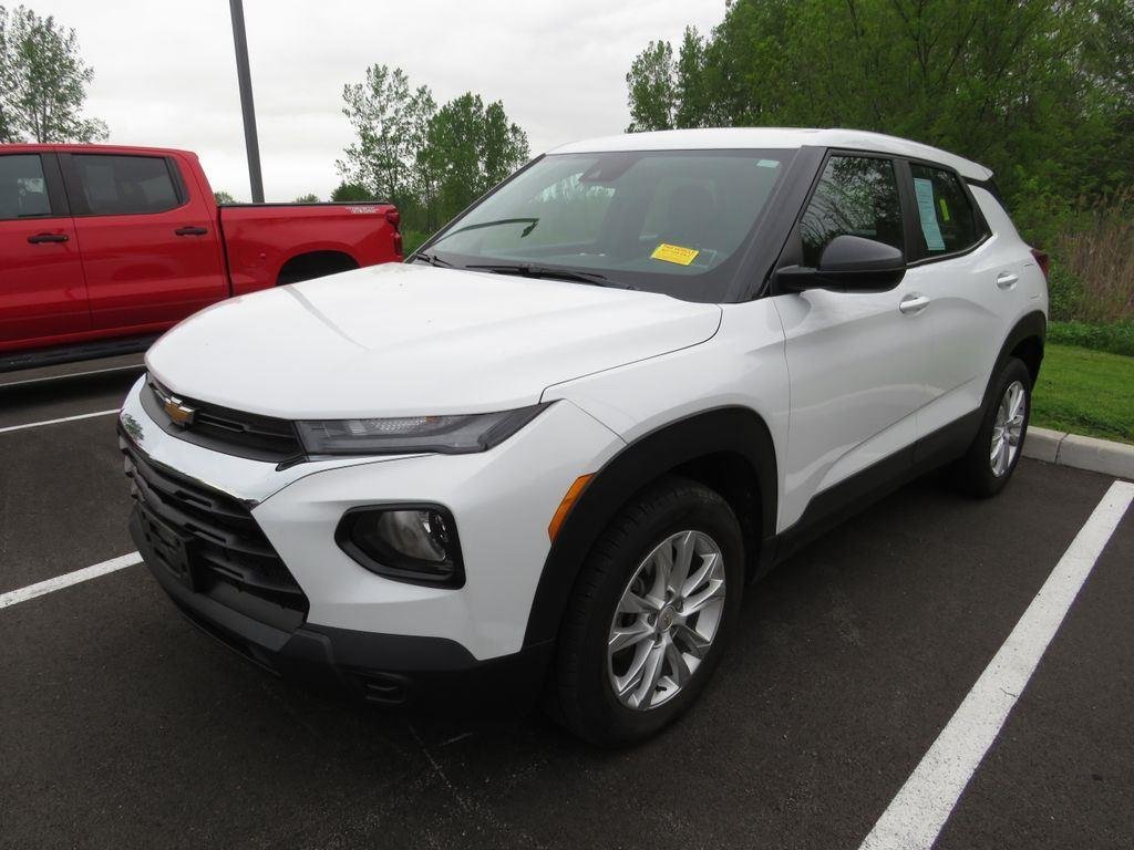 Used 2023 Summit White Chevrolet LS image 5