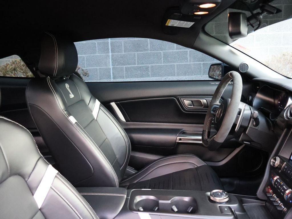 Used 2022 Oxford White Ford Shelby GT500 image 10