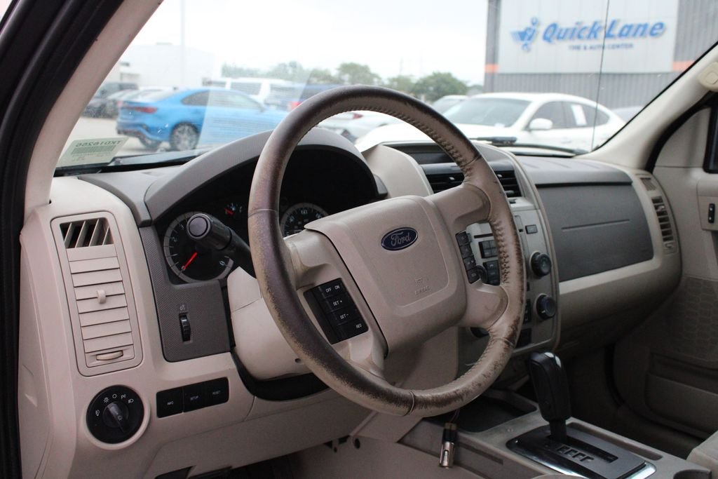 Used 2010 Black Ford XLT image 2