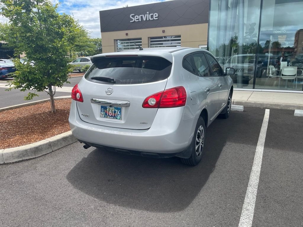 Used 2013 Silver Nissan S image 3