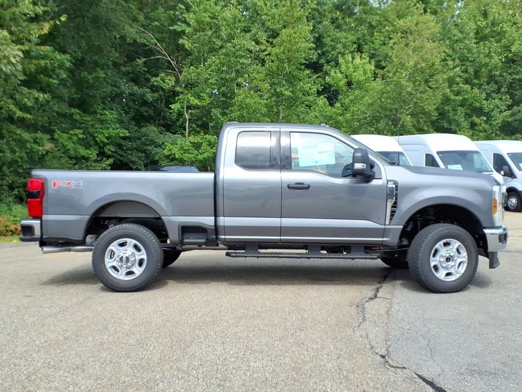 New 2026 Carbonized Gray Metallic Ford F-350® XLT image 4