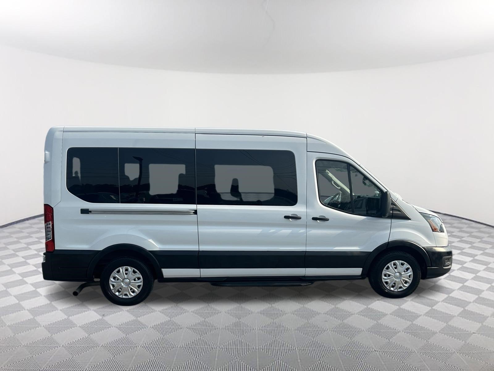 Used 2023 Oxford White Ford XL image 4