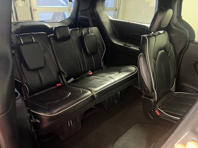 Certified Used 2025 White Chrysler Limited image 31