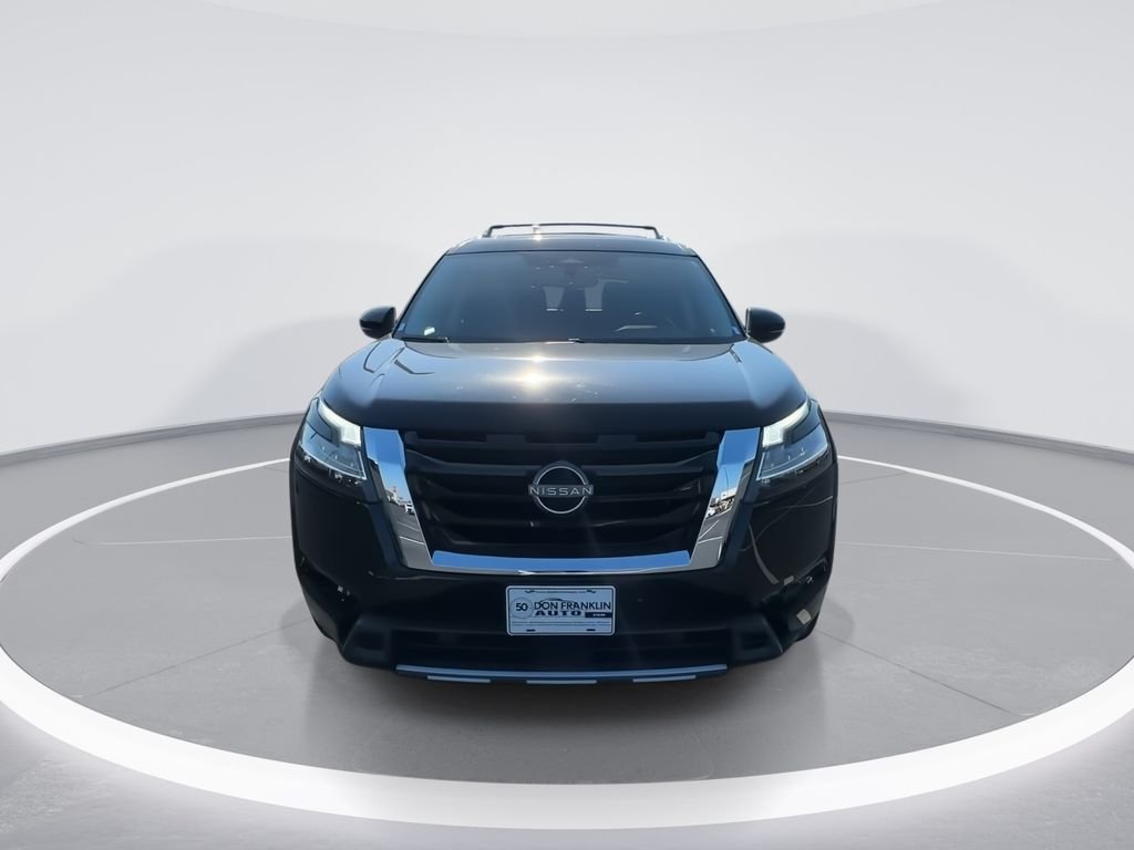 Used 2023 Black Nissan SL image 3