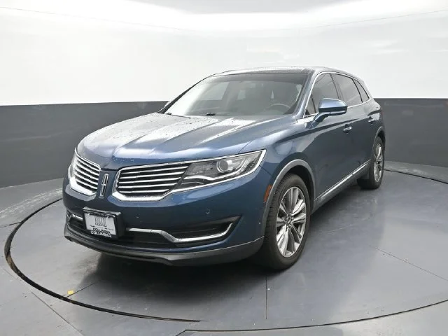 Used 2016 Blue Lincoln Reserve image 6