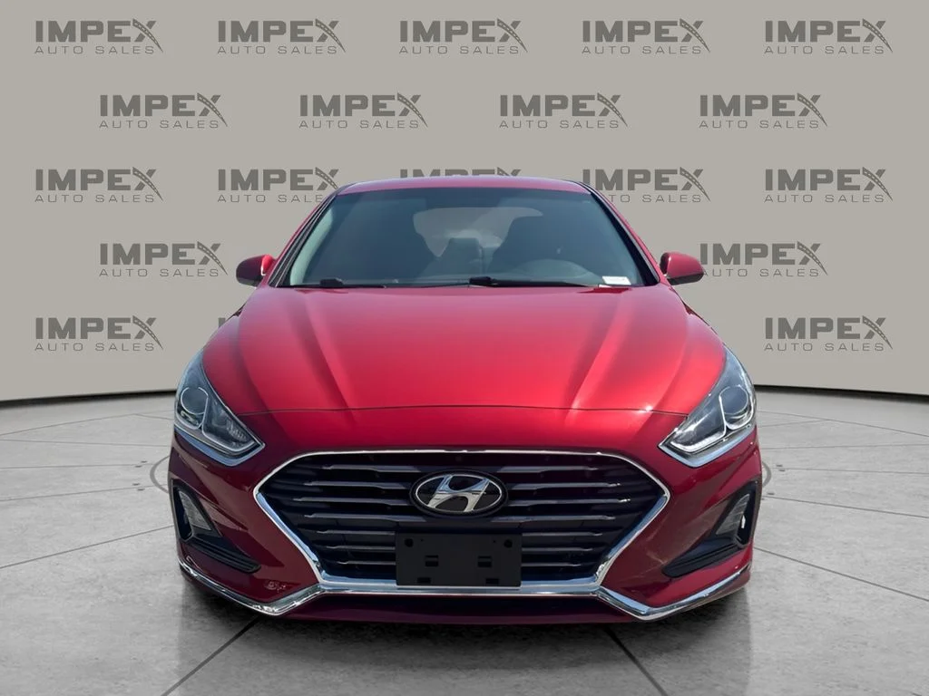 Used 2019 Red Hyundai SE image 8