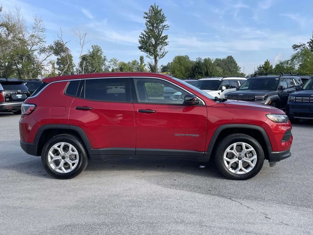 Used 2025 Red Hot Pearlcoat Jeep Sport image 28
