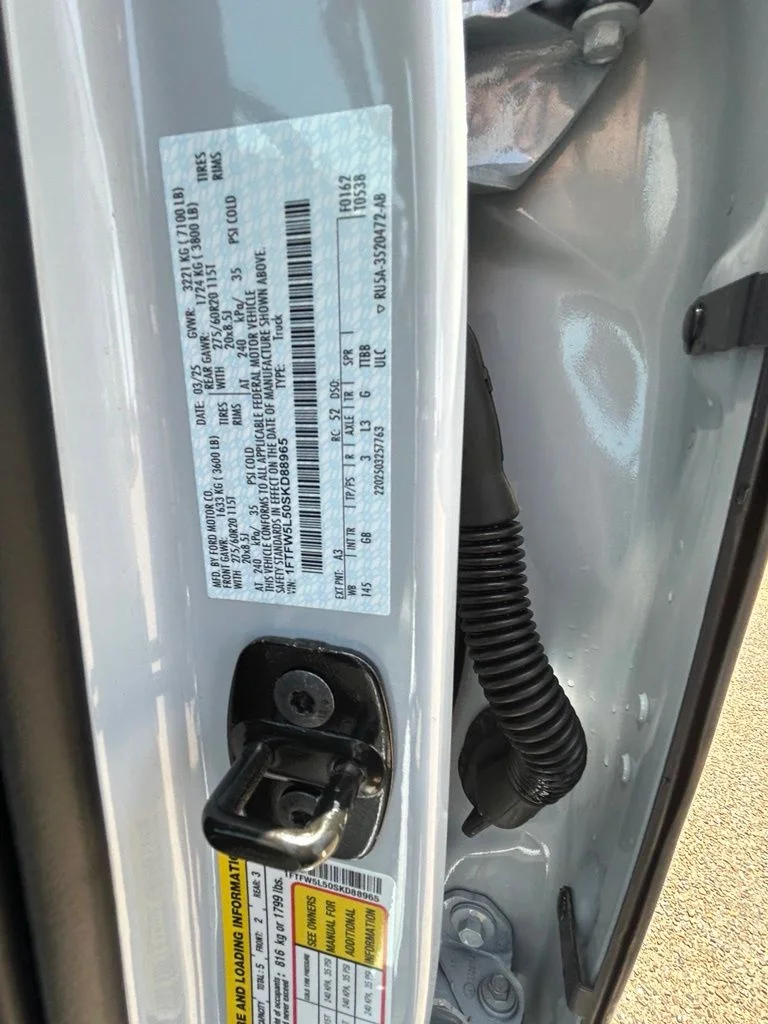 Used 2025 White Ford Lariat image 9