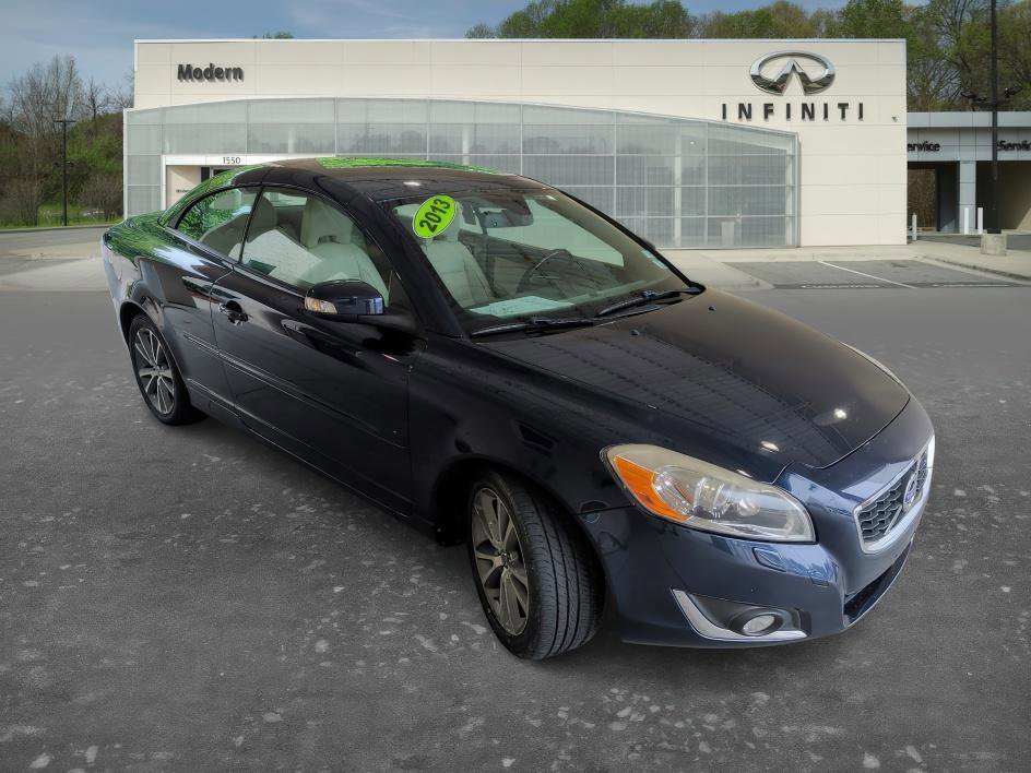 Used 2013 Caspian Blue Metallic Volvo T5 image 2