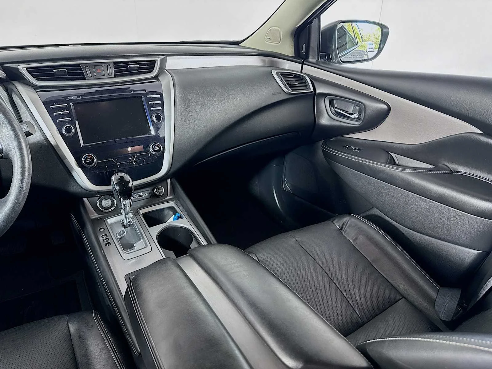 Used 2022 Boulder Gray Pearl Nissan SL image 22