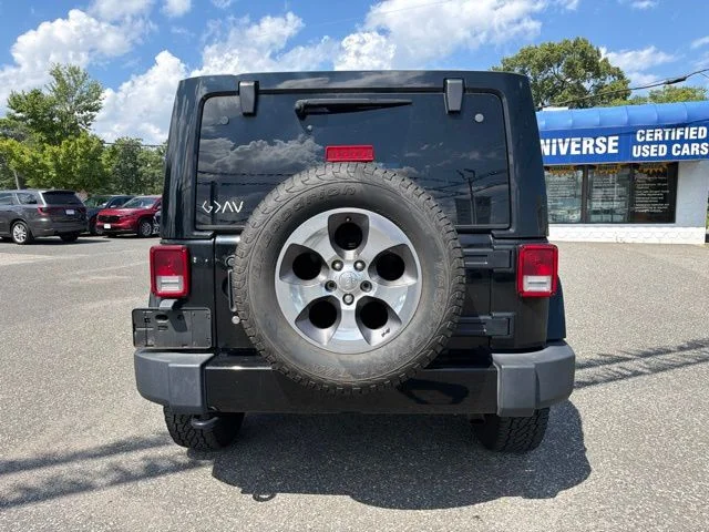 Used 2017 Black Clearcoat Jeep Unlimited Sahara image 6