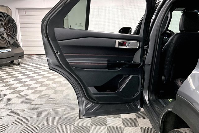 Used 2024 Carbonized Gray Metallic Ford ST-Line image 23