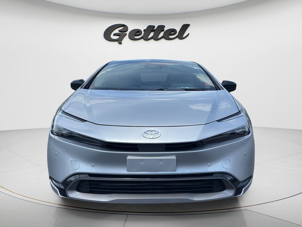 Used 2024  Toyota XLE image 2
