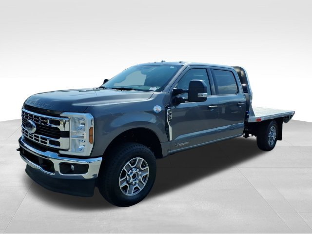 Certified Used 2025 Gray Metallic Ford XLT image 2