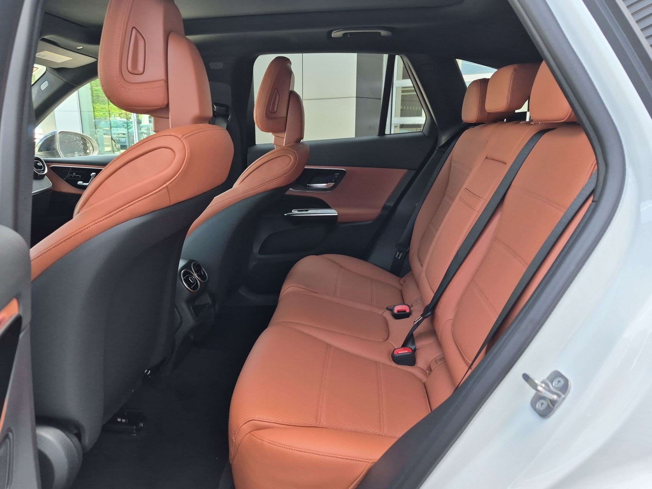 New 2027 Polar White Mercedes-Benz GLC 300 image 23
