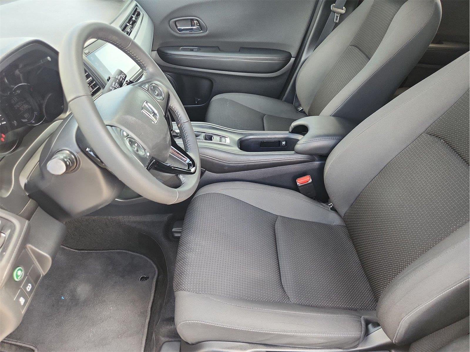 2022 Honda HR-V photo 17 of 30