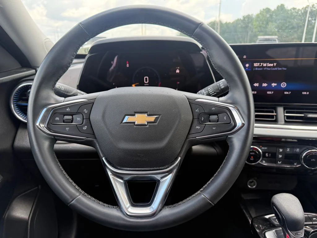 Used 2025 Gray Chevrolet LT image 9