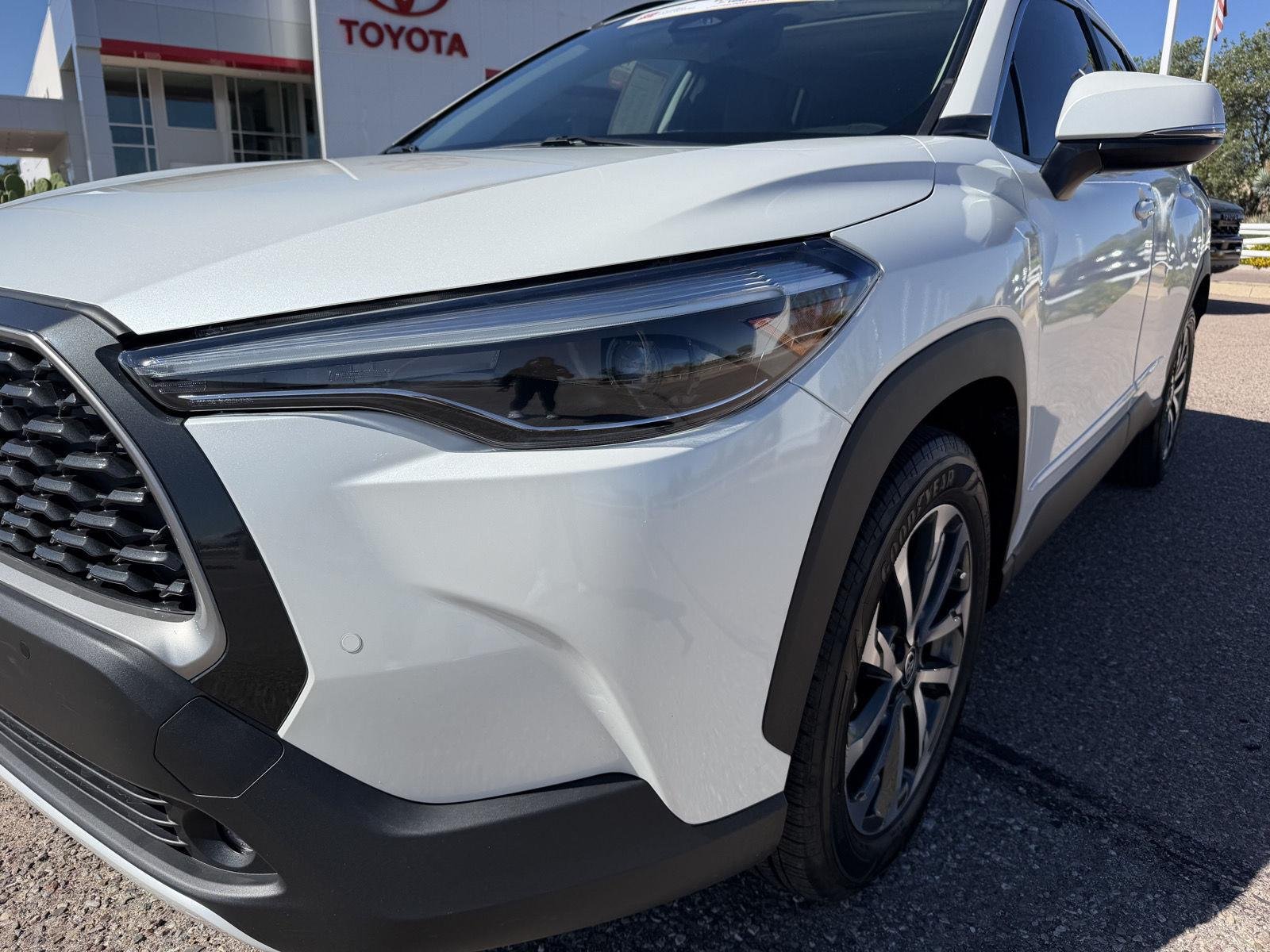 Certified Used 2023 Wind Chill Pearl Toyota XLE image 11