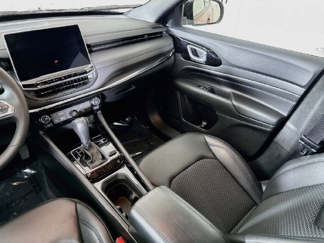 Used 2026 Red Jeep Latitude image 22