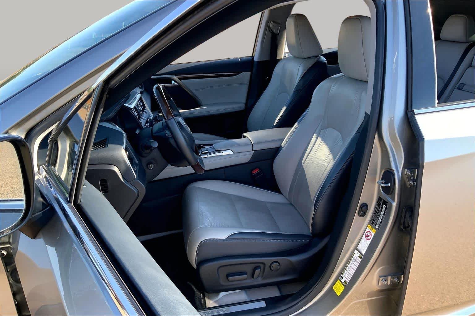 Used 2017 Atomic Silver Lexus  image 7