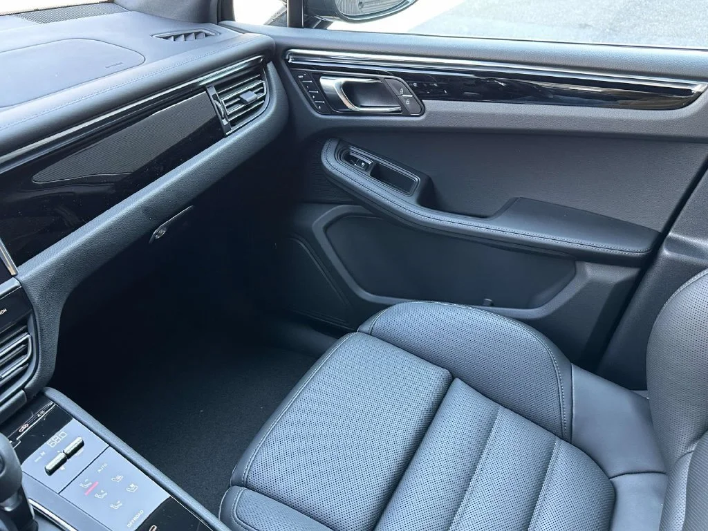 New 2026 Black Porsche T image 29