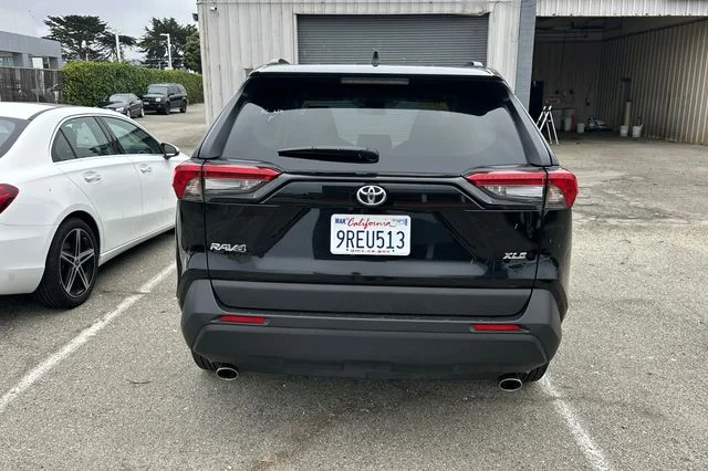 Used 2025 Black Toyota XLE image 5