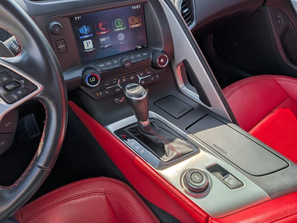 Used 2015 Arctic White Chevrolet Stingray image 18