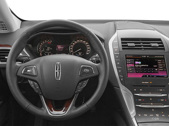 Used 2013 Bordeaux Lincoln  image 6