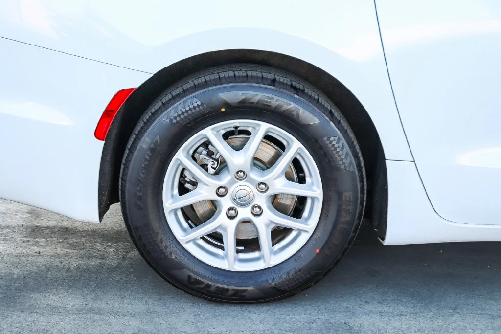 Used 2020 White Chrysler Touring image 11