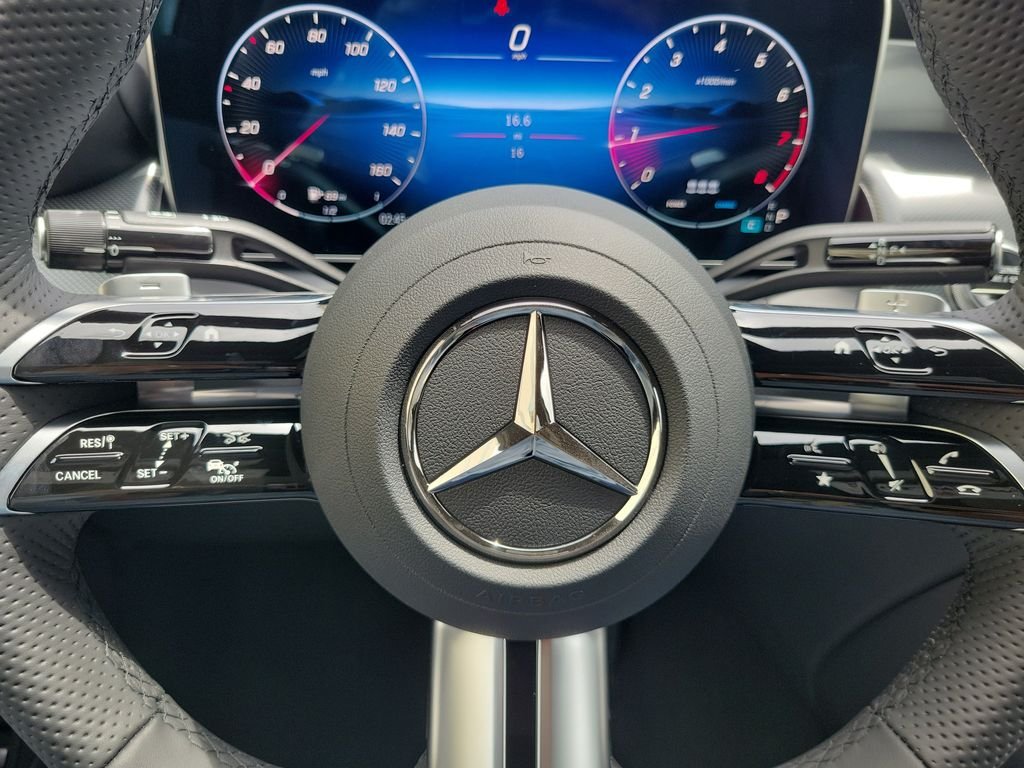 New 2027 MANUFAKTUR Moonlight White Metallic Mercedes-Benz GLC 300 image 24