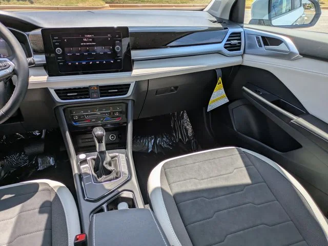 New 2026 Silver Volkswagen 1.5T SE image 17