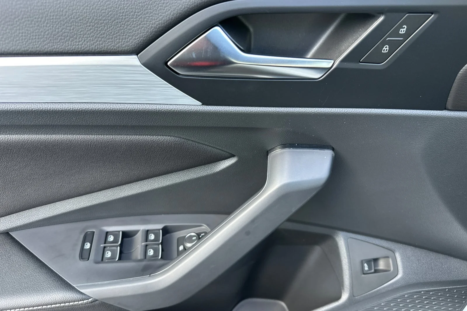 2026 Volkswagen Jetta Sport - Photo 11