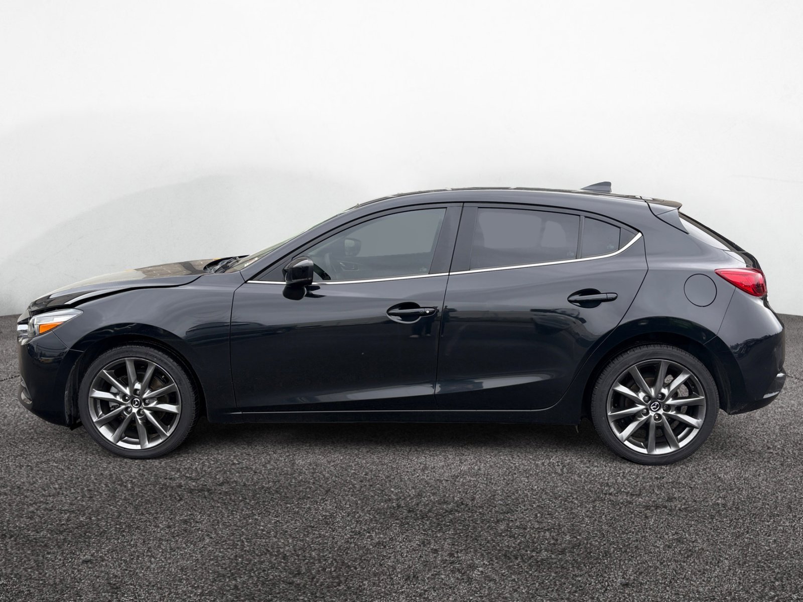 Used 2018 Mazda Mazda3 Touring with VIN 3MZBN1L36JM193336 for sale in McMinnville, OR