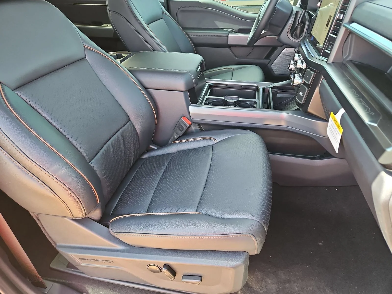 New 2026 Agate Black Metallic Ford F-250® Lariat® image 27