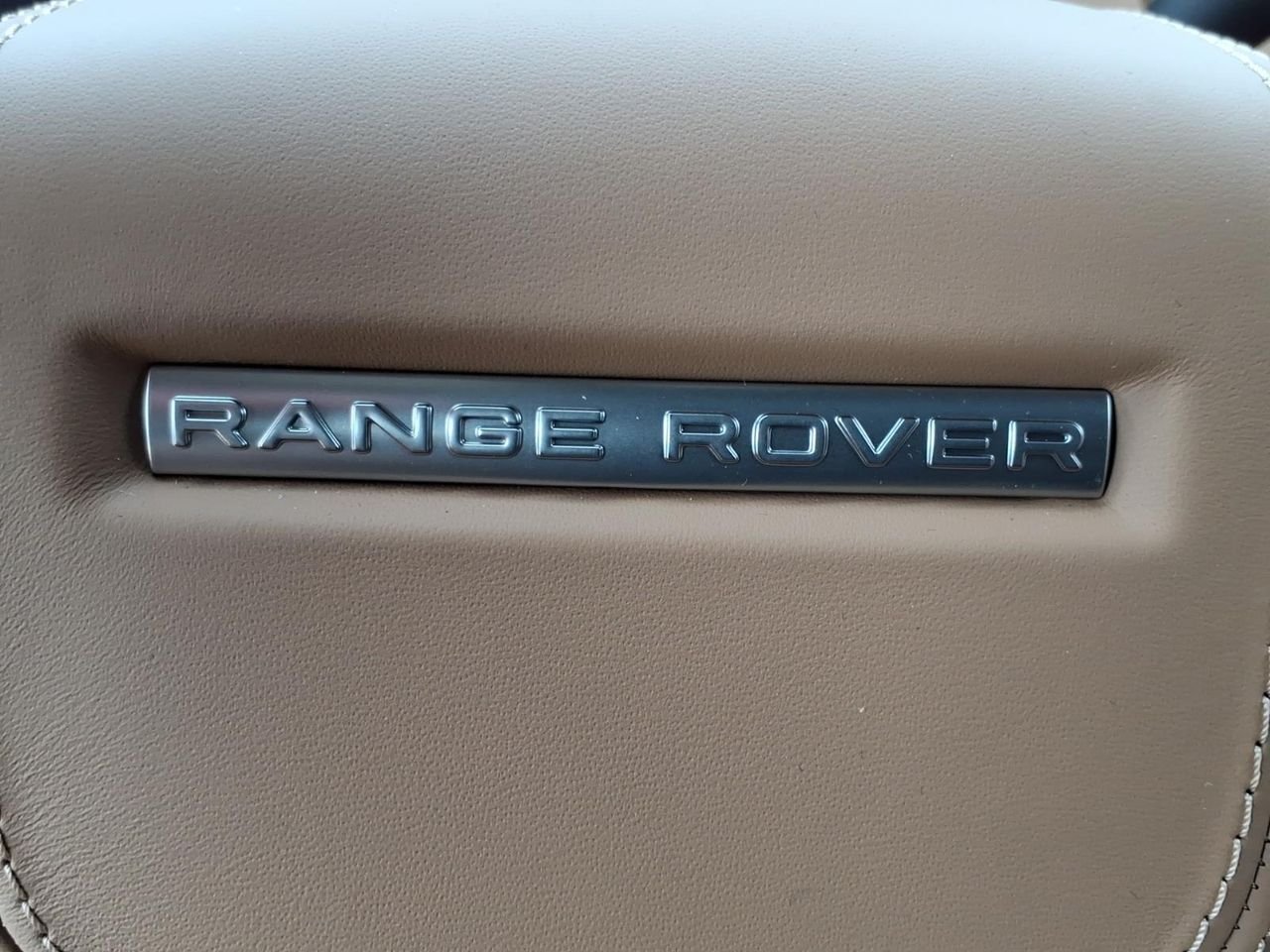 New 2026 Fuji White LAND ROVER SE image 20