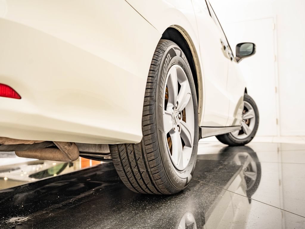 Used 2019 White Honda EX-L image 56