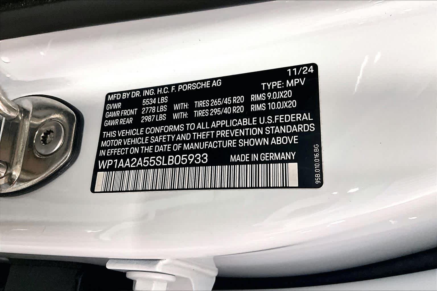 2025 Porsche Macan Base - Photo 34