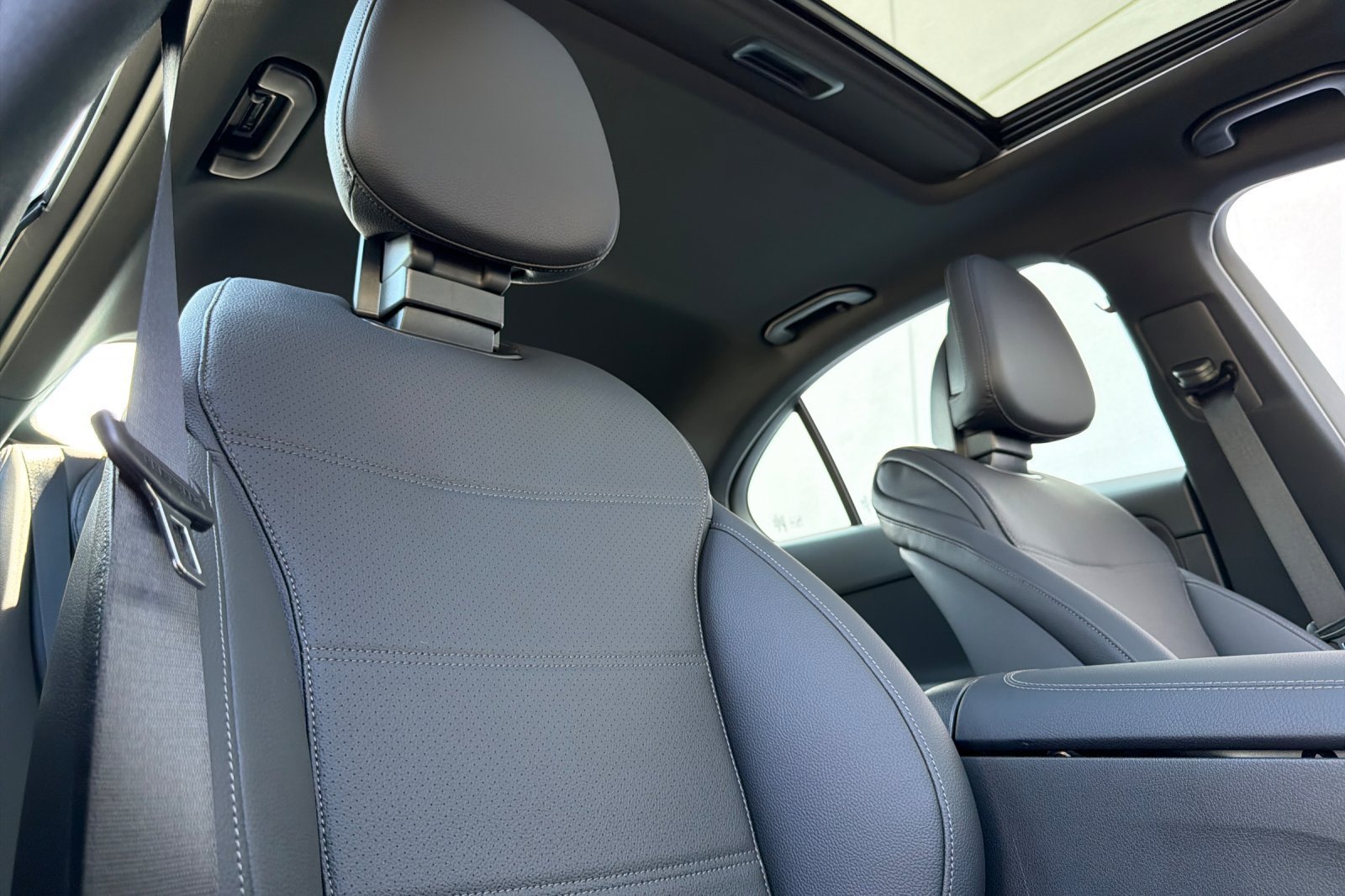2026 Mercedes-Benz C-Class Sedan C 300 - Photo 33
