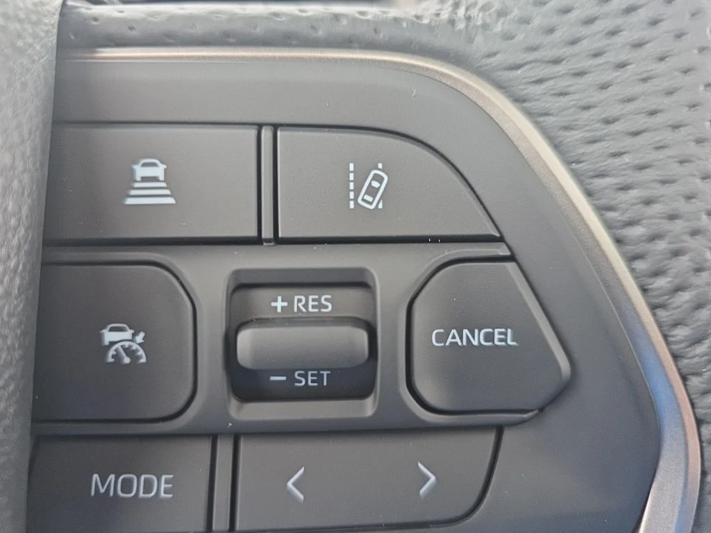 New 2026 Wind Chill Pearl <sup>1</sup> Toyota  Platinum image 12