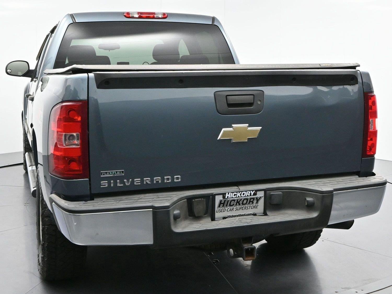 Used 2011 Blue Granite Metallic Chevrolet LT image 6