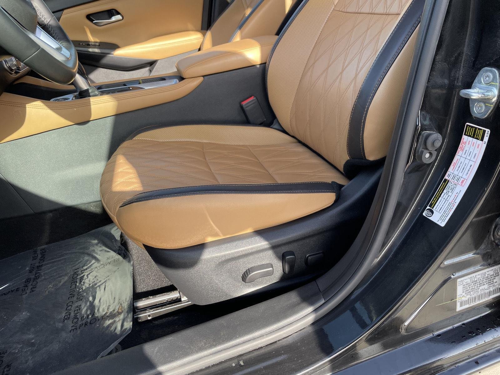 Used 2023 Super Black Nissan SV image 18