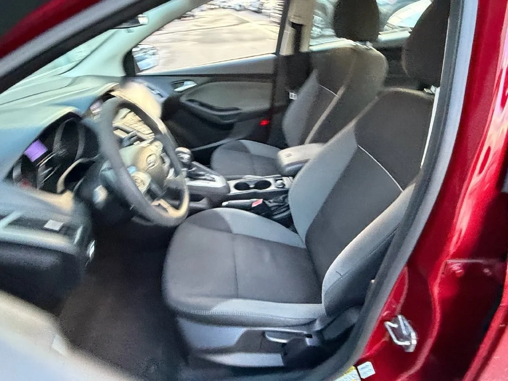 Used 2013 Ruby Red Metallic Ford SE image 10