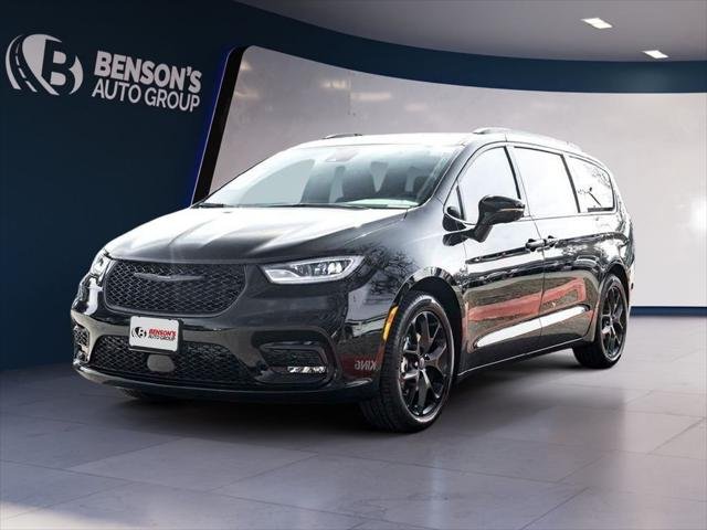 New 2026 Diamond Black Crystal Pearl-Coat Exterior Paint Chrysler Limited image 6