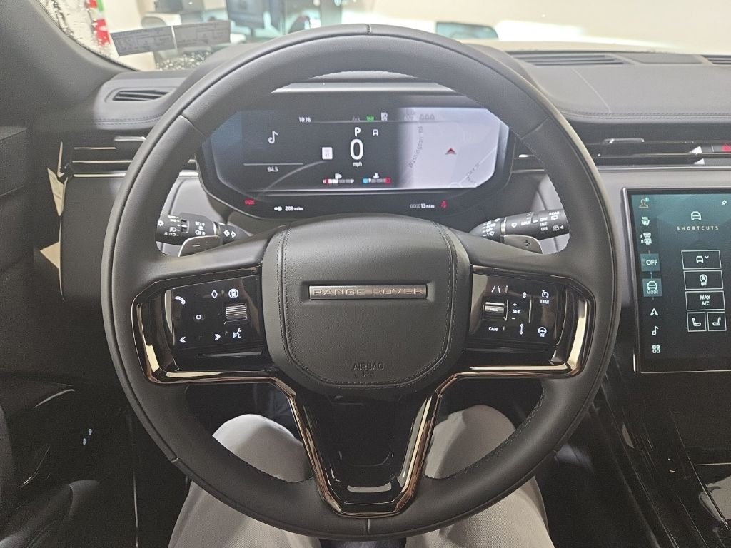 New 2026 Santorini Black Land Rover Dynamic SE image 10