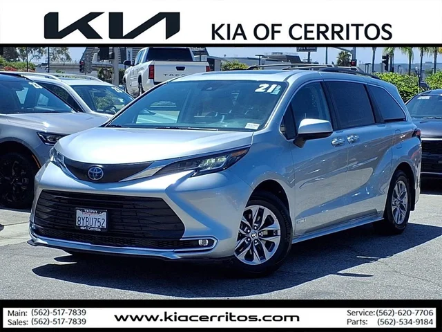 2021 Toyota Sienna XLE