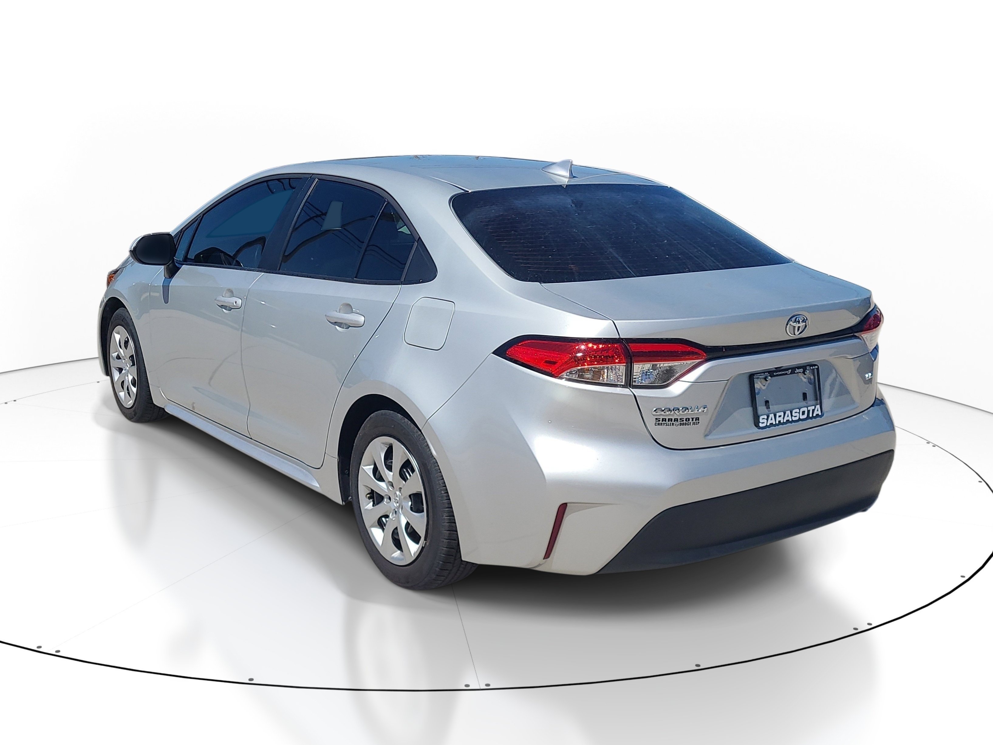 Used 2025  Toyota LE image 4