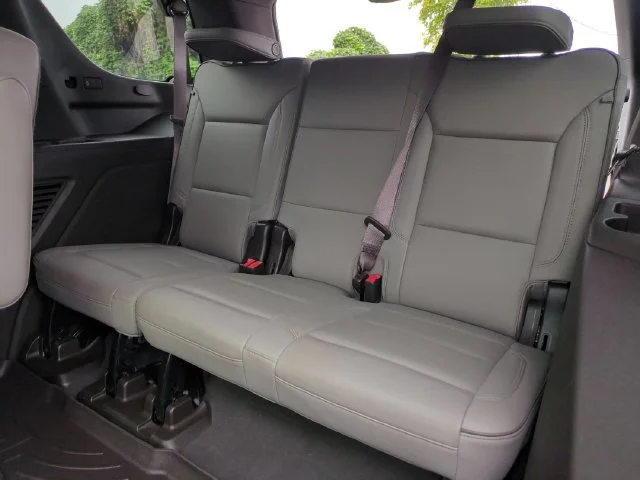 Used 2023 Silver GMC SLT image 32