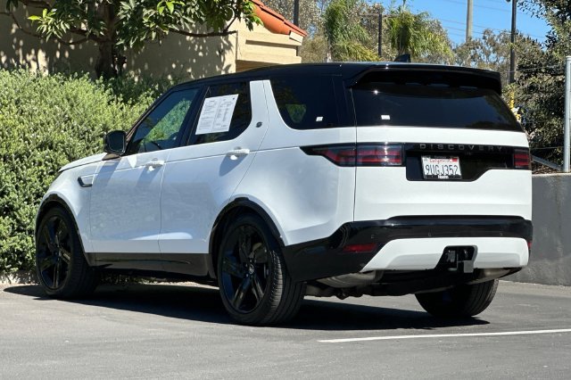 Certified Used 2025 White Land Rover Dynamic SE image 3