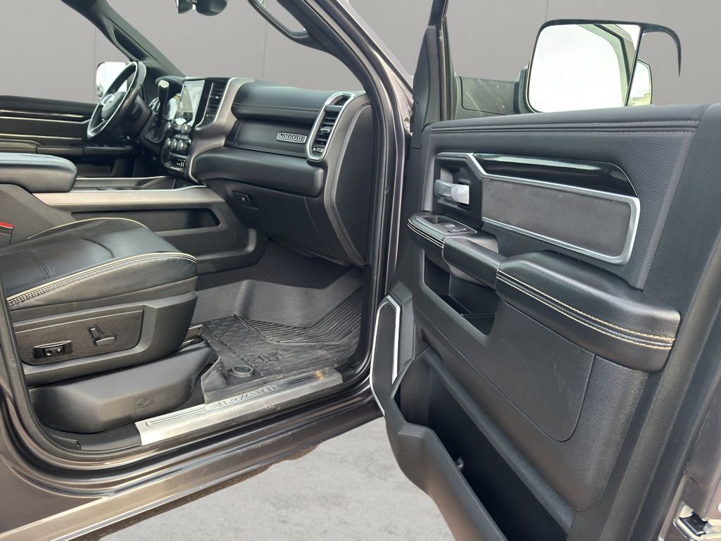 Used 2022 Granite Crystal Metallic Clearcoat Ram Laramie image 16
