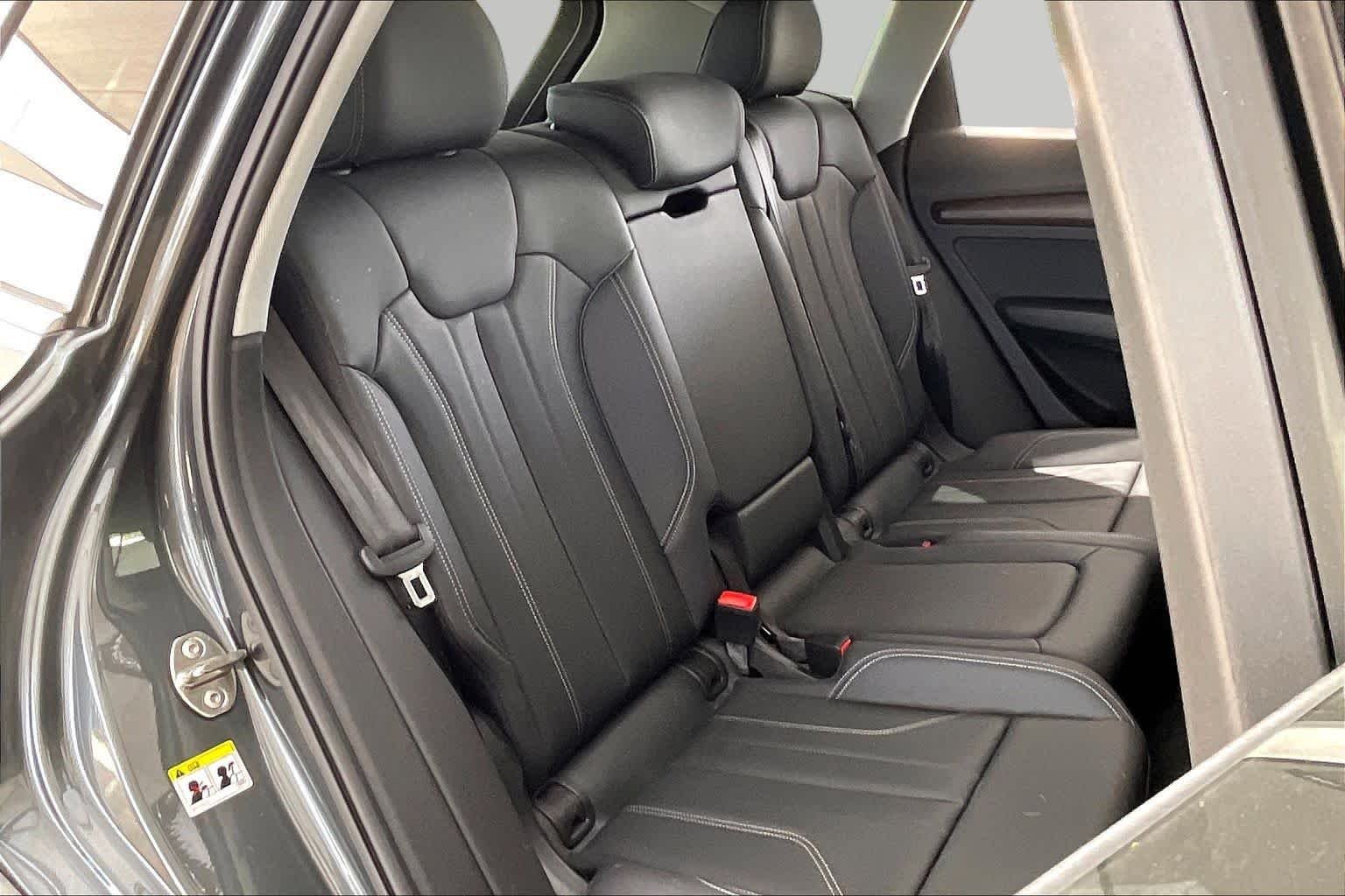 Used 2024 Daytona Gray Pearl Effect Audi S line Premium image 19